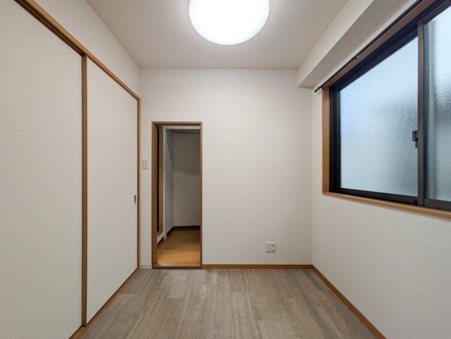 上鳴尾町20-11マンションの洋室|洋室。ウォークインクローゼット付きです