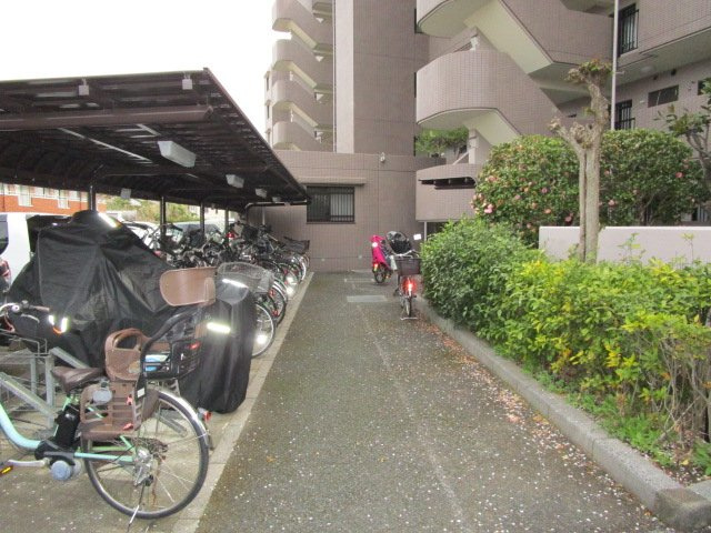 メイツ川越南大塚の駐車場