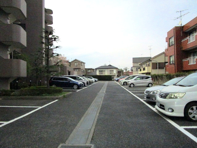 メイツ川越南大塚の駐車場