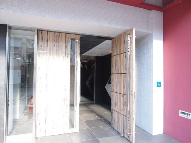 旧：アルカンシェルスクエア桜川（旧：フォレステージ桜川）のエントランス