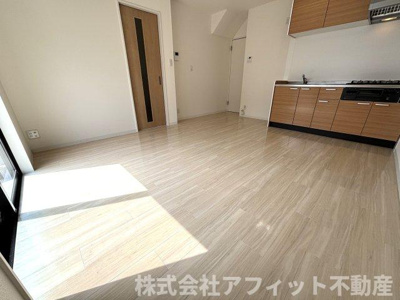 【居間・リビング】 | ノブリス　A棟 | LDK10.3帖