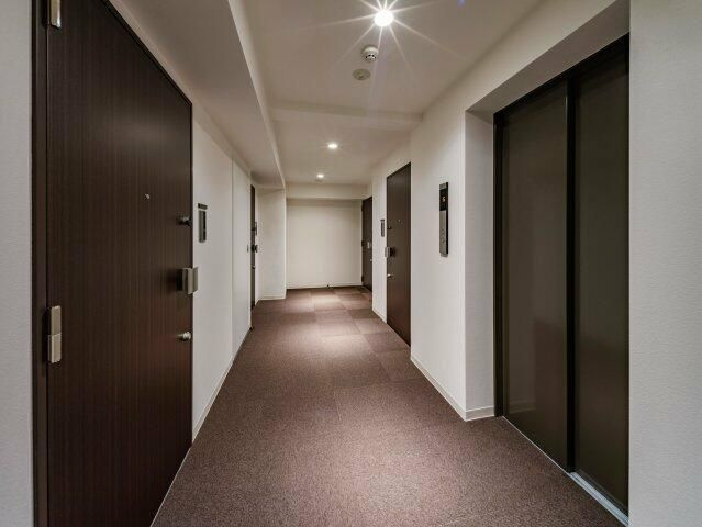 ミリアレジデンス根岸柳通りの玄関