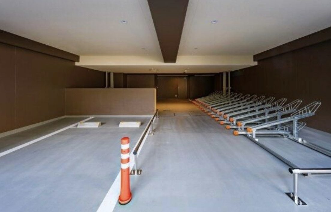 ミリアレジデンス根岸柳通りの駐車場