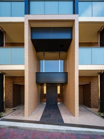 ミリアレジデンス根岸柳通りのエントランス