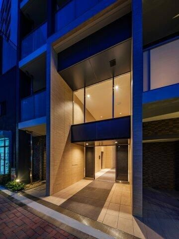 ミリアレジデンス根岸柳通りのエントランス