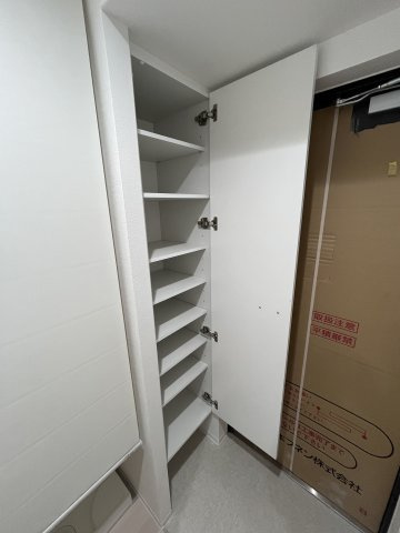 大阪市都島区東野田町４丁目の賃貸マンションの玄関
