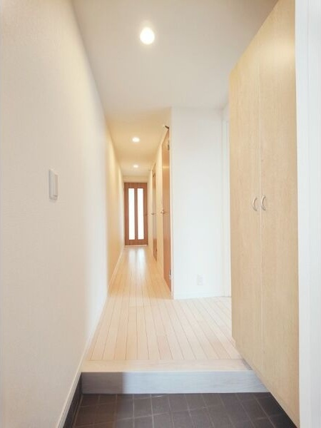 ヴィガラス平町の玄関