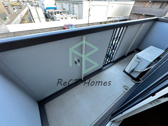 ラフレシール B棟のバルコニー