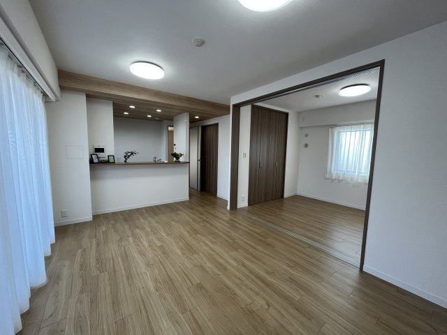 コスモつきみ野プライムコートの居間・リビング|リビング・洋室