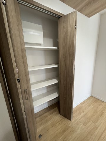 コスモつきみ野プライムコートの収納|キッチン横の収納