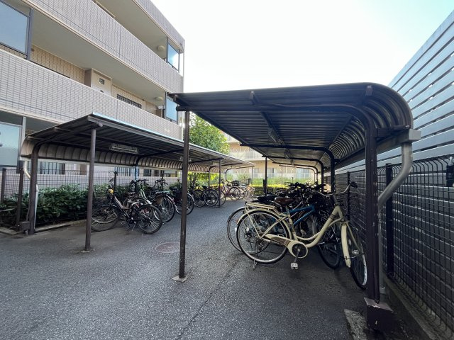 コスモつきみ野プライムコートの駐輪場