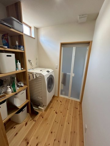 野田市山崎　中古戸建の独立洗面台