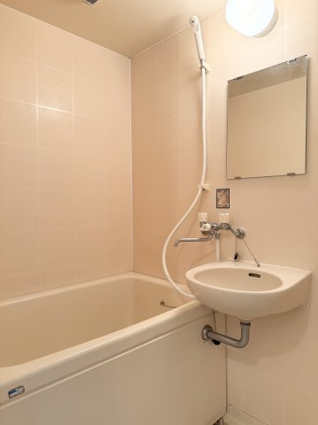 レピュート平田の浴室|お風呂にも洗面がございます