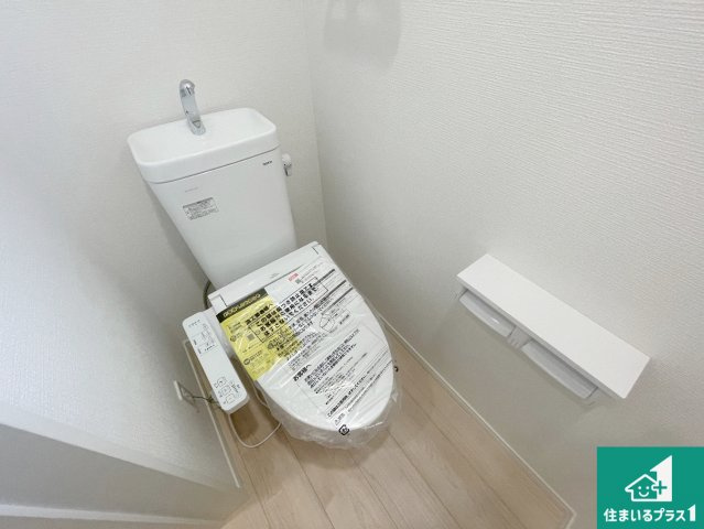 枚方市津田元町　第7期　新築一戸建てのトイレ|シンプルなトイレは落ち着く空間！お手入れも簡単です！