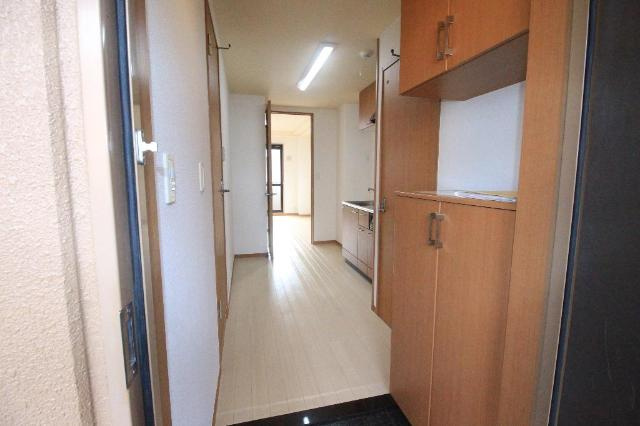 フロー・デリーの内装|廊下