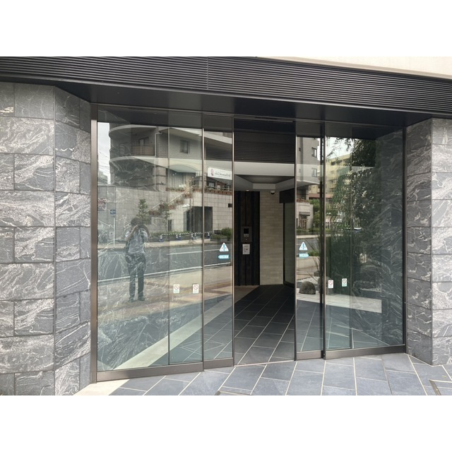 オーパスホームズ川口のエントランス|落ち着いたエントランスです