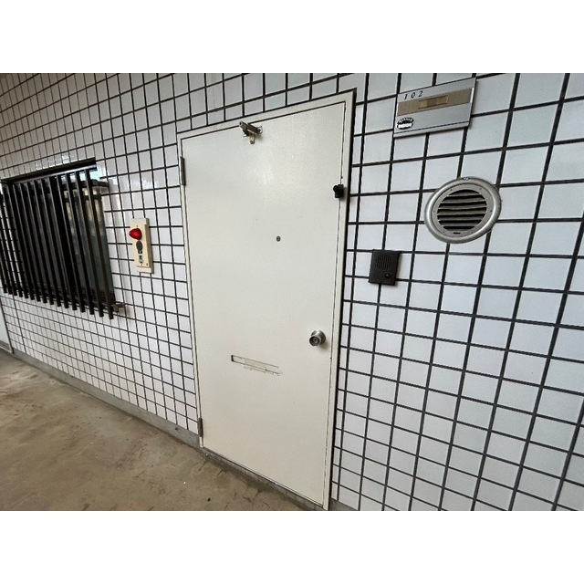 ホワイトパレス大宮の玄関|落ち着いた玄関です