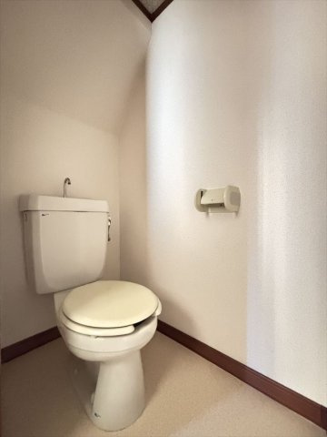 プチメゾンのトイレ|落ち着いた色調のトイレです