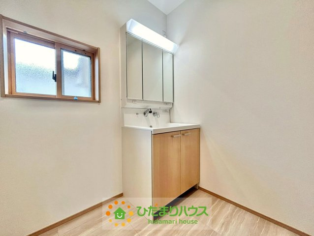 ワイウッドコート羽生市砂山第1期　新築一戸建て　05の独立洗面台