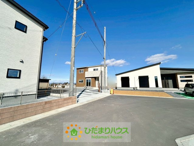 ワイウッドコート羽生市砂山第1期　新築一戸建て　05の前面道路含む現地写真