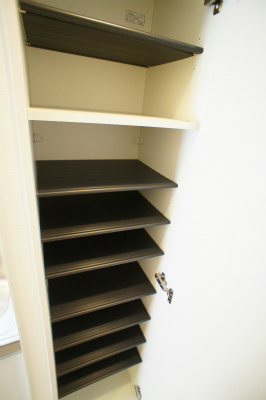 リブリ・コスモの収納|ちょっとした収納スペースも充実しています