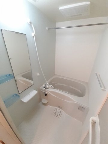 エレガンス山川Ⅱの浴室