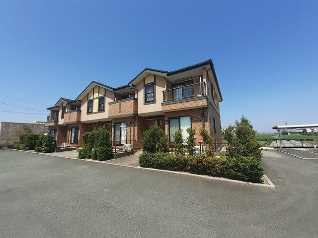 ローレル・オリンピアの外観