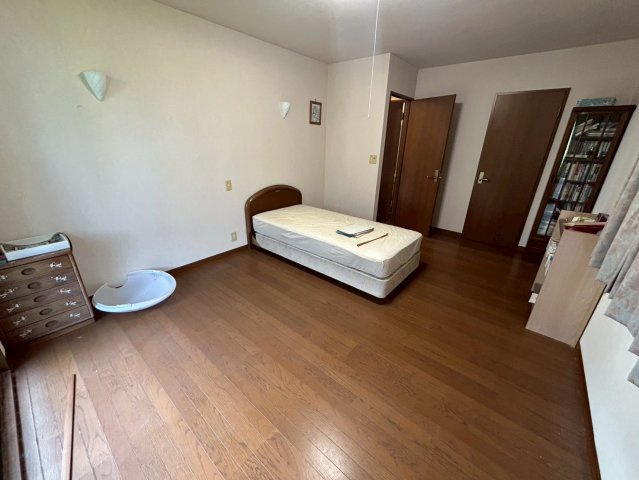 鴨川市江見青木　中古戸建の洋室