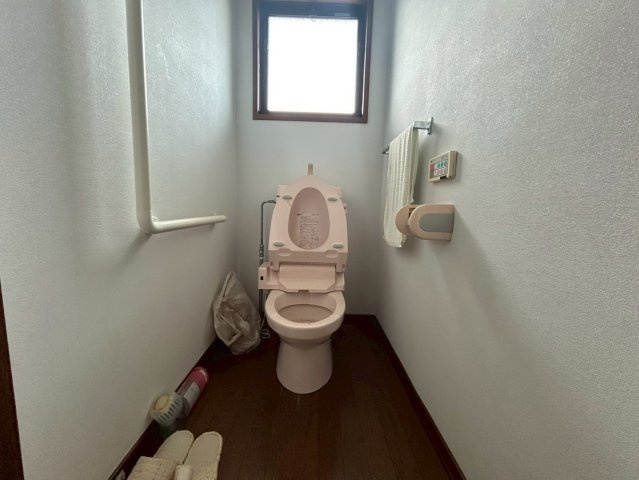 鴨川市江見青木　中古戸建のトイレ