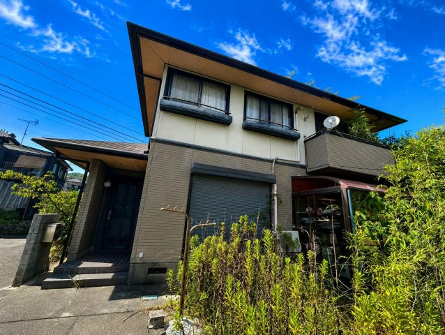 鴨川市江見青木　中古戸建の外観|※画像の一部はAIを用いて加工・編集しています。実際の状況と異なる場合がありますので、ご了承下さい。