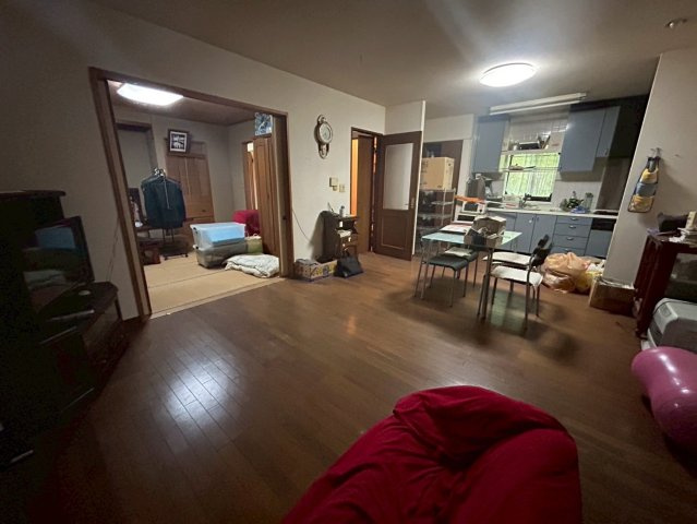 鴨川市江見青木　中古戸建の居間・リビング