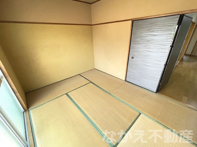 【寝室】 | 落ち着いて過ごせるお部屋なので、寝室にいかがでしょうか