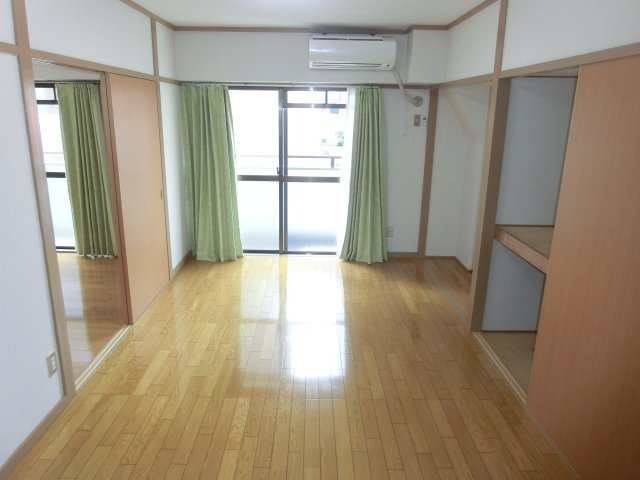 西田産業第6ビルの居間・リビング