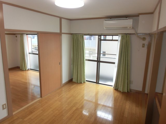 西田産業第6ビルの居間・リビング