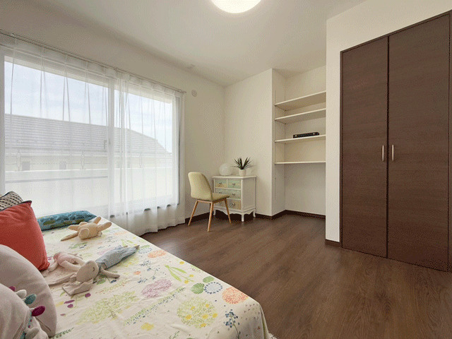 青葉区南吉成1丁目　積水ハウス施工バルコニー付き住宅の洋室