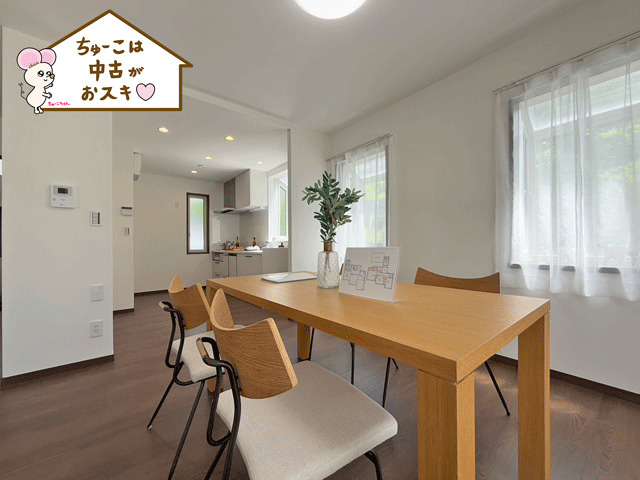 青葉区南吉成1丁目　積水ハウス施工バルコニー付き住宅の居間・リビング