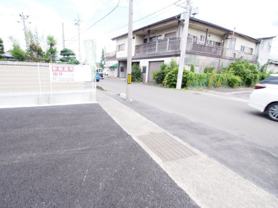 【前面道路含む現地写真】 | Cradle garden　瀬上町第１９　５号棟