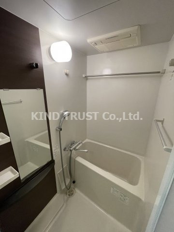 エステムプラザ梅田・中崎町Ⅲツインマークス ノースレジデンスの浴室|落ち着いた空間のお風呂です