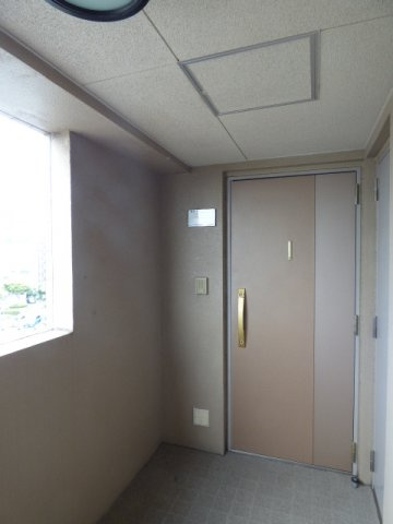 【エントランス】 | ミレーユ・ステディア | ※掲載画像は同タイプの別室画像のためイメージとしてご参照ください。