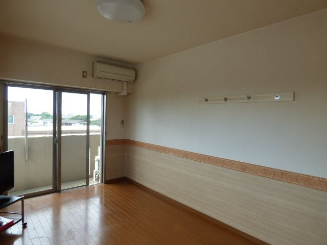 【居間・リビング】 | ミレーユ・ステディア | ※掲載画像は同タイプの別室内画像のためイメージとしてご参照ください。