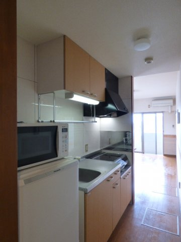 【キッチン】 | ミレーユ・ステディア | 冷蔵庫、電子レンジ有！収納も上下にあります！　※掲載画像は同タイプの別室内画像のためイメージとしてご参照ください。