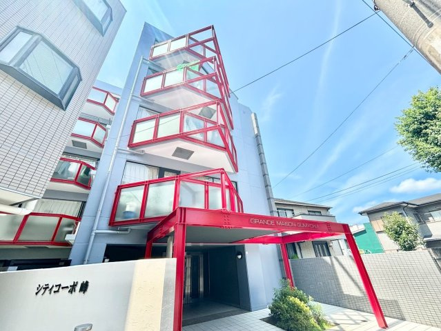 グランドメゾン弘明寺の外観|積水ハウスが分譲したグランドメゾンシリーズ
外観は現代アートを思わせるデザイン