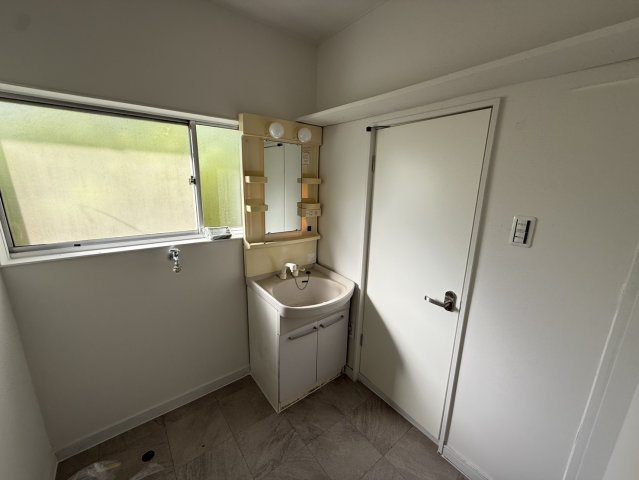 白河市合戦坂戸建の洗面所