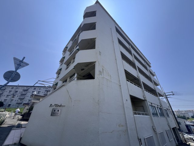 多聞台パークシャトーの外観