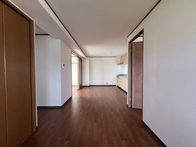 多聞台パークシャトーの居間・リビング