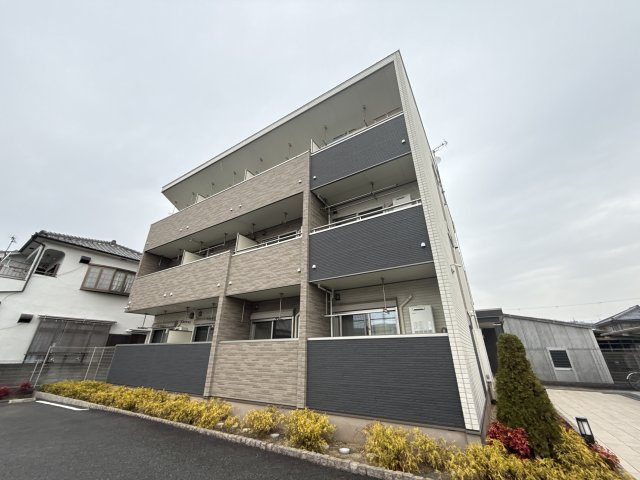 フィールド　ミドル・ライペンⅡの外観