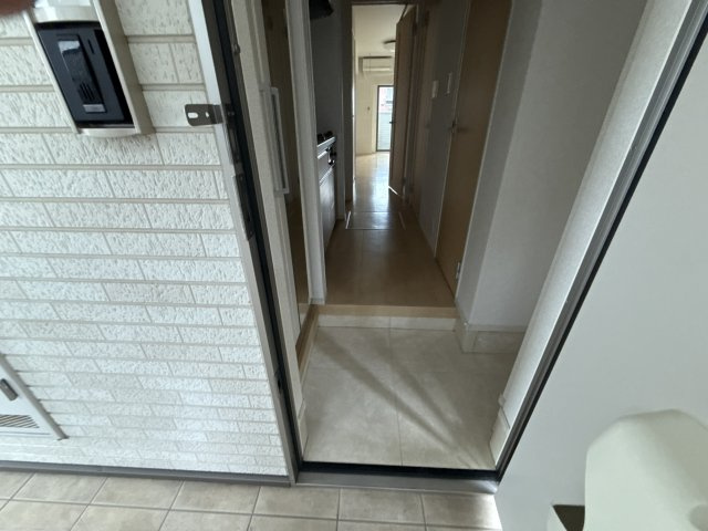 フィールド　ミドル・ライペンⅡの玄関