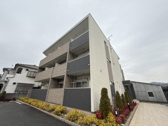 フィールド　ミドル・ライペンⅡの外観