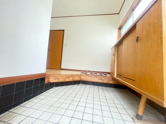 大網富田の玄関