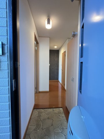 リビングタウン弓ヶ浜B棟の玄関